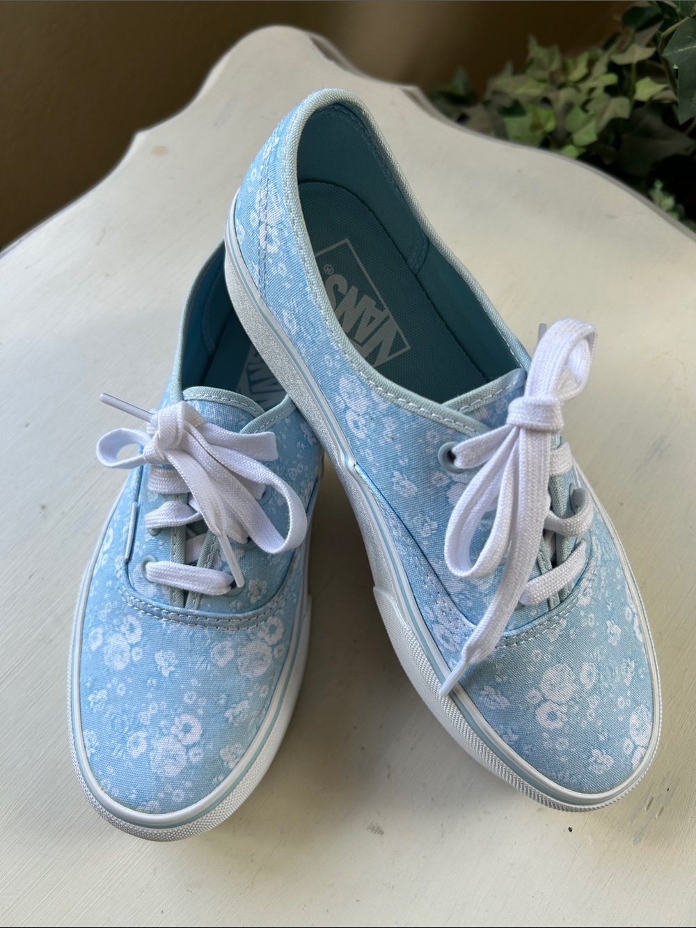 Vans Light Blue Floral Canvas Lace-Up Platform Sneakers Size 7 New - Picture 2 of 13